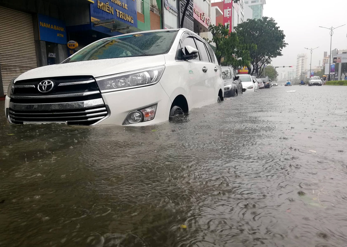 Mua lon Da Nang ngap sau anh 2