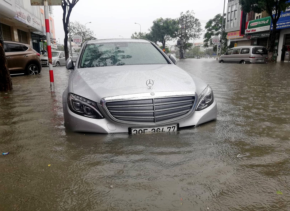 Mua lon Da Nang ngap sau anh 5