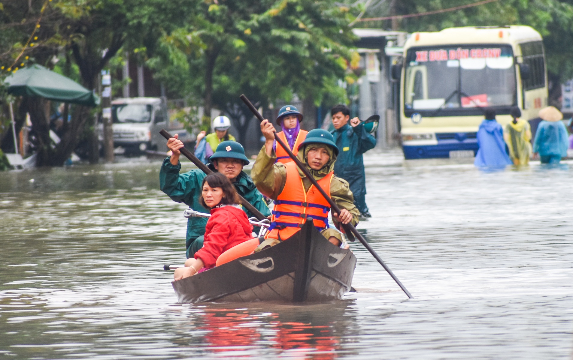 Tam Ky ngap sau mua lu anh 7