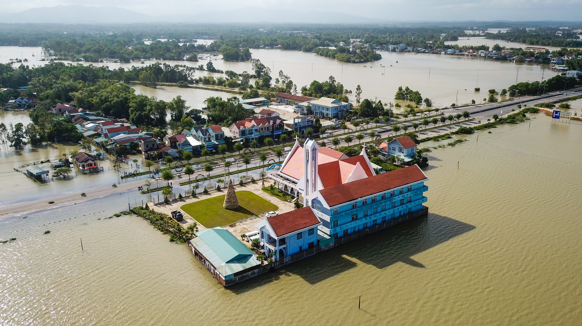 Mua lu ngap sau Tam Ky anh 2