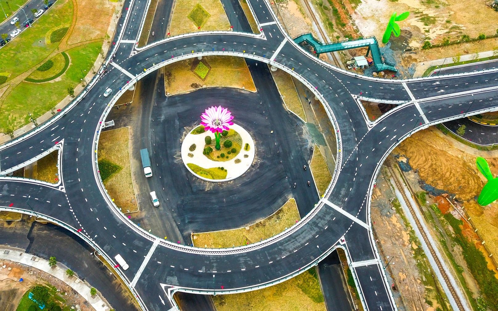 Cau vuot mang bieu tuong hoa xuong rong 600 ty o Quang Nam hinh anh