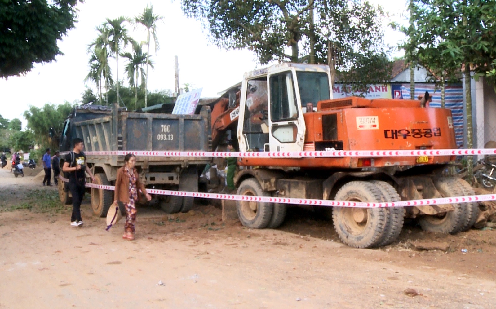 Quang Ngai de nghi kiem soat khu vuc thi cong dao trung min phat no hinh anh