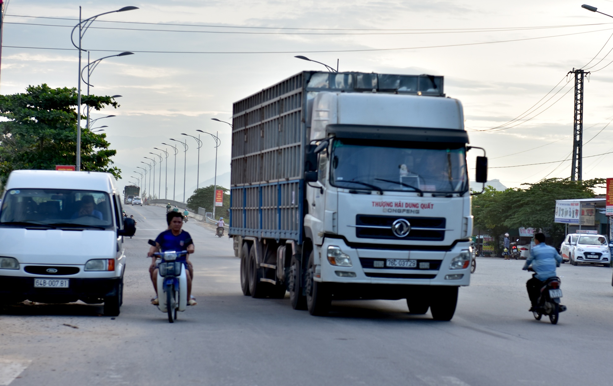 De xuat kiem tra ma tuy tai xe cho dam go ve cang Dung Quat hinh anh