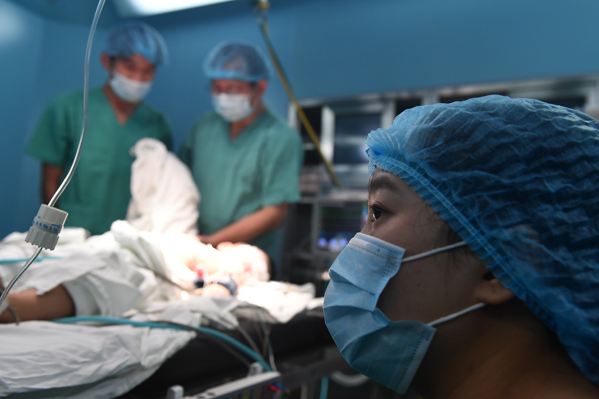 Ca phau thuat diec bam sinh anh 11