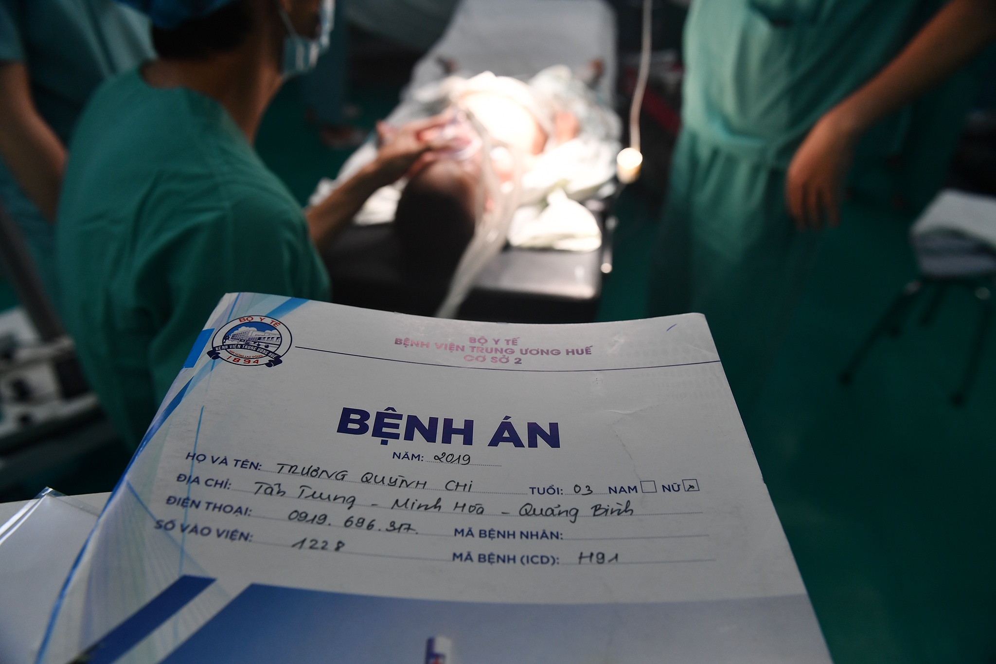 Ca phau thuat diec bam sinh anh 4