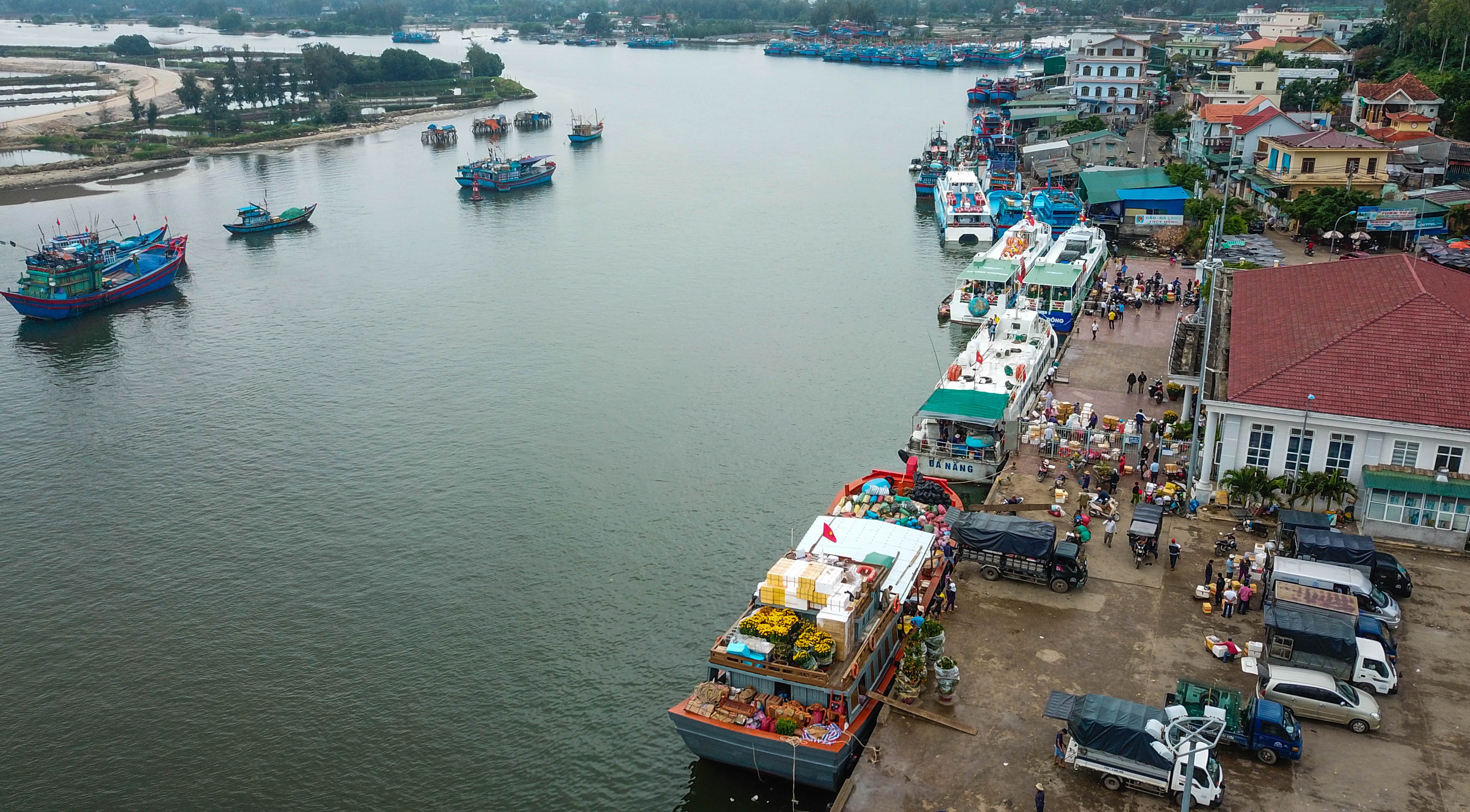 Dua mua xuan ra Ly Son anh 1