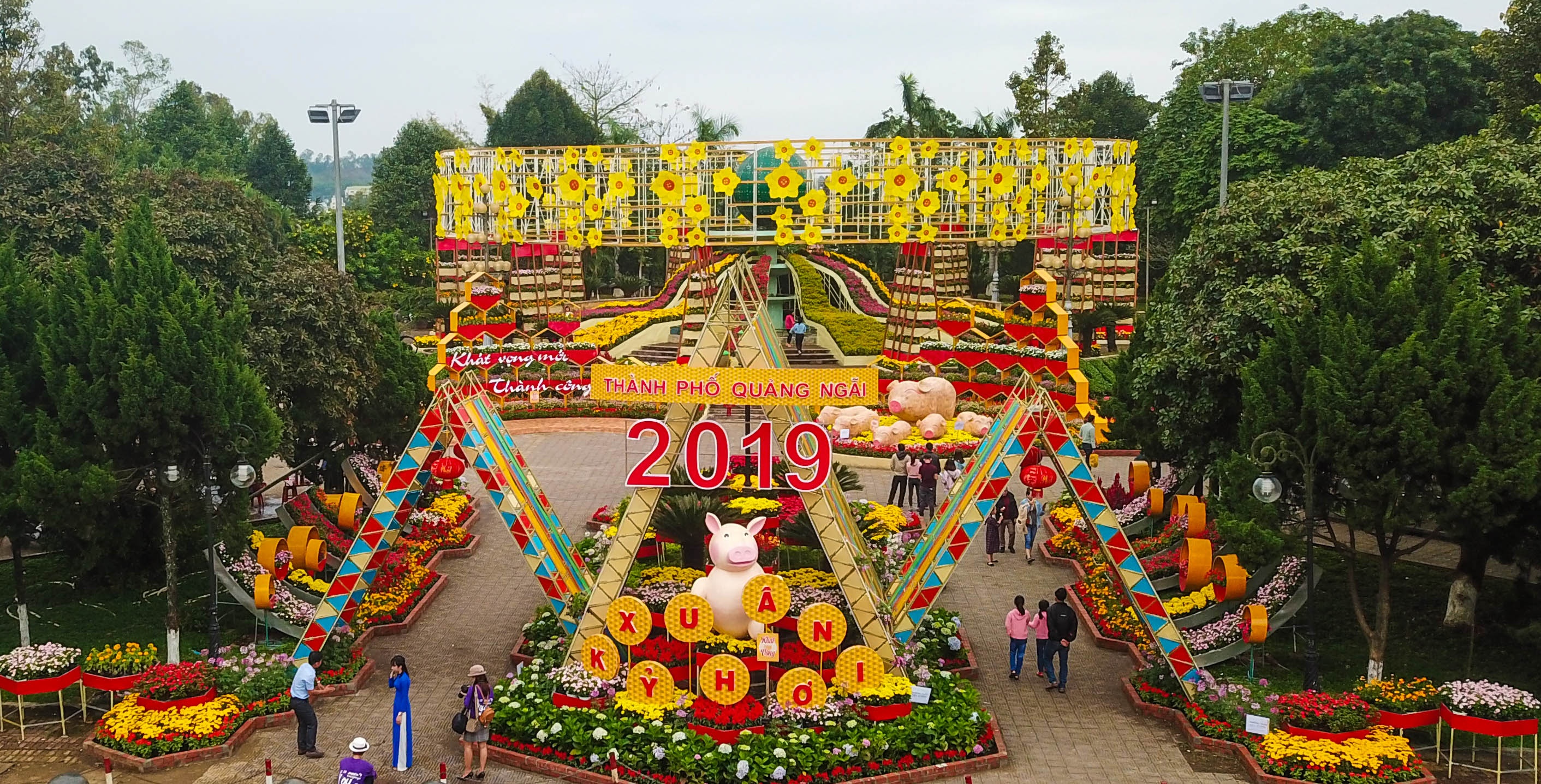 Cong vien hoa Tet Ba To Quang Ngai anh 2