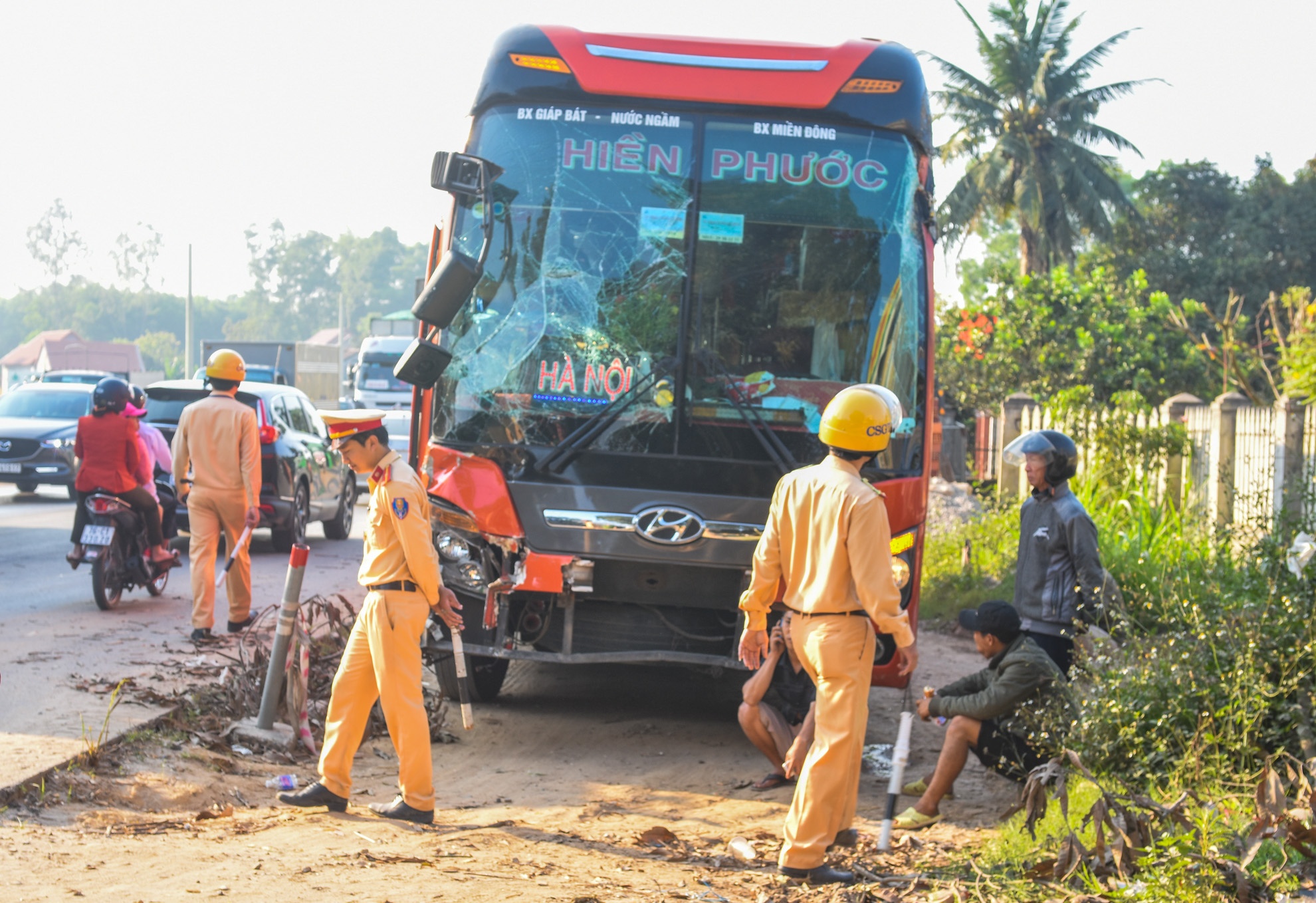 Tai nan giao thong Quang Ngai anh 5