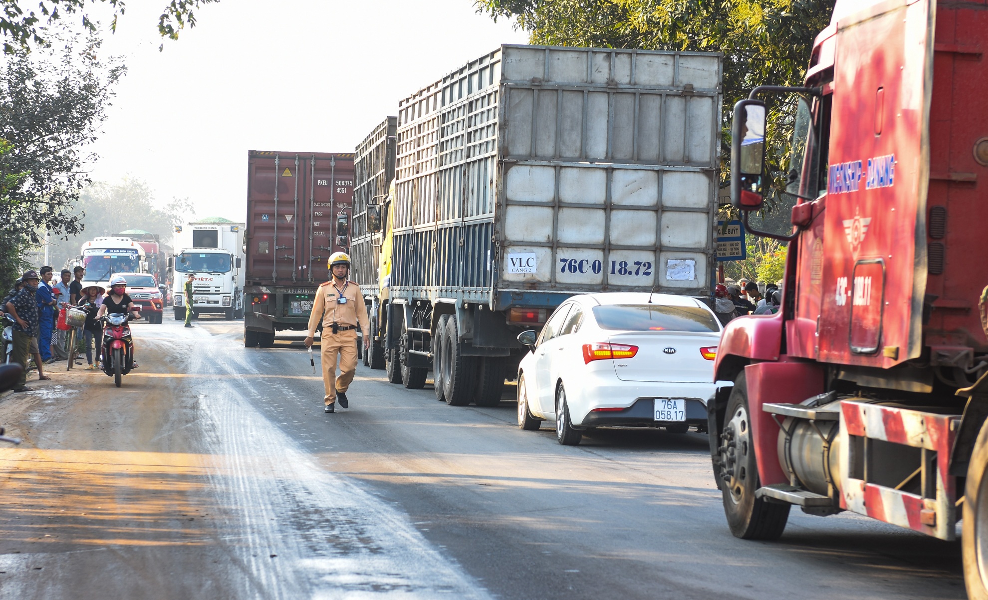 Tai nan giao thong Quang Ngai anh 11