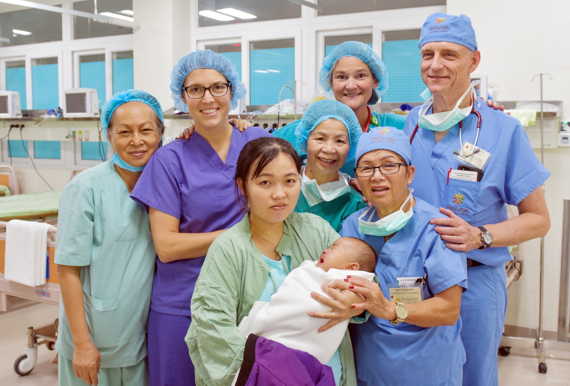 Phau thuat nu cuoi mien Trung anh 13