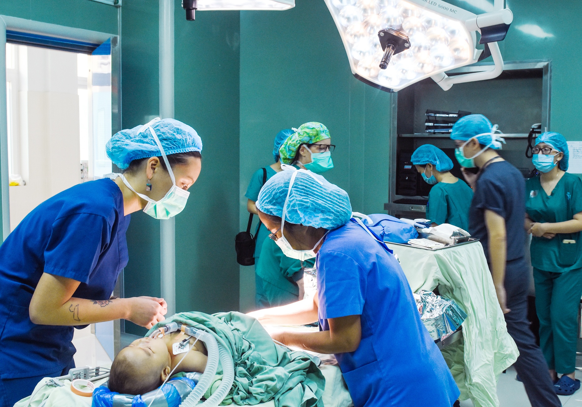 Phau thuat nu cuoi mien Trung anh 6