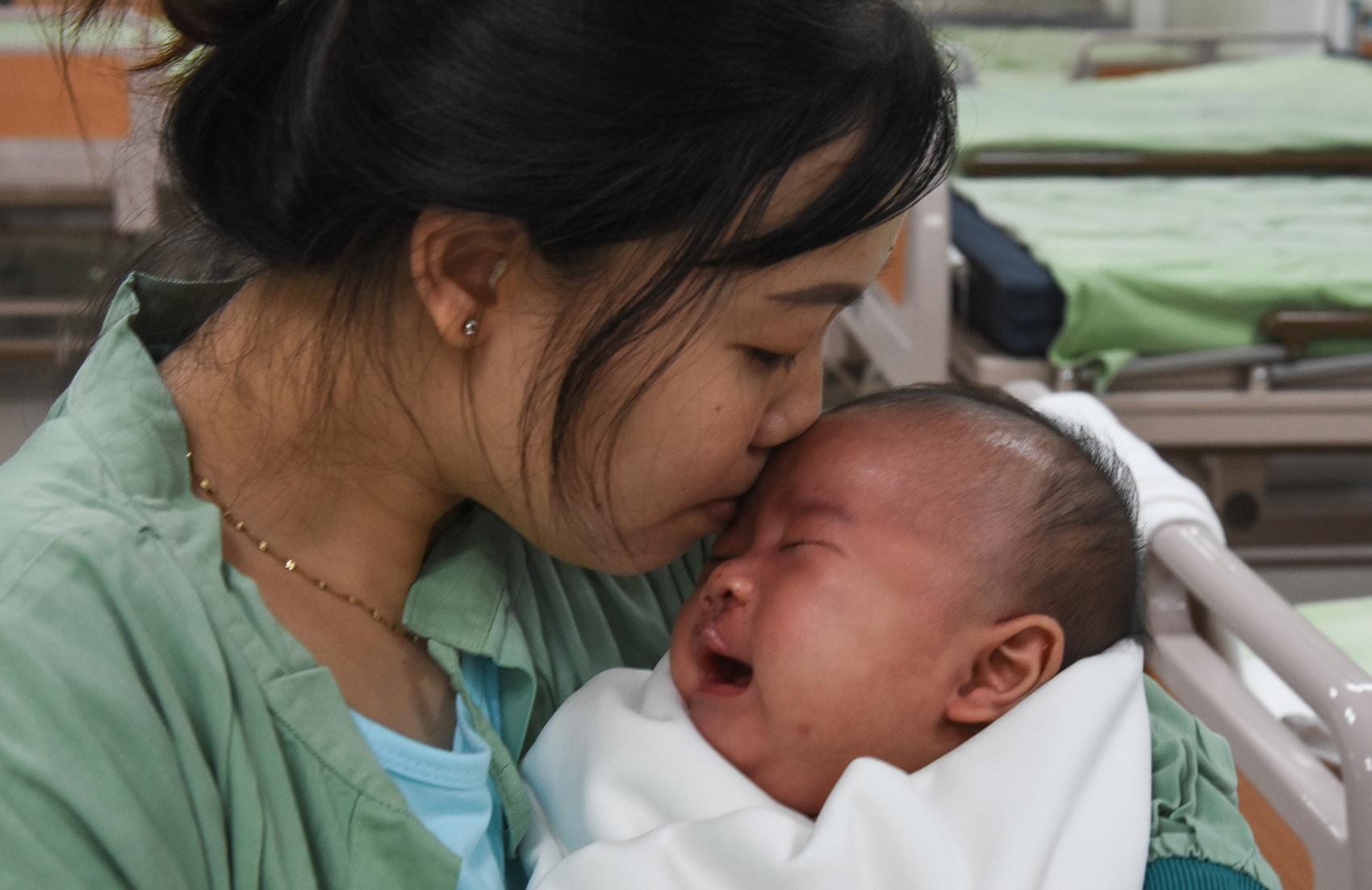 120 phut phau thuat 'tra lai nu cuoi' cho be trai 3 thang tuoi hinh anh