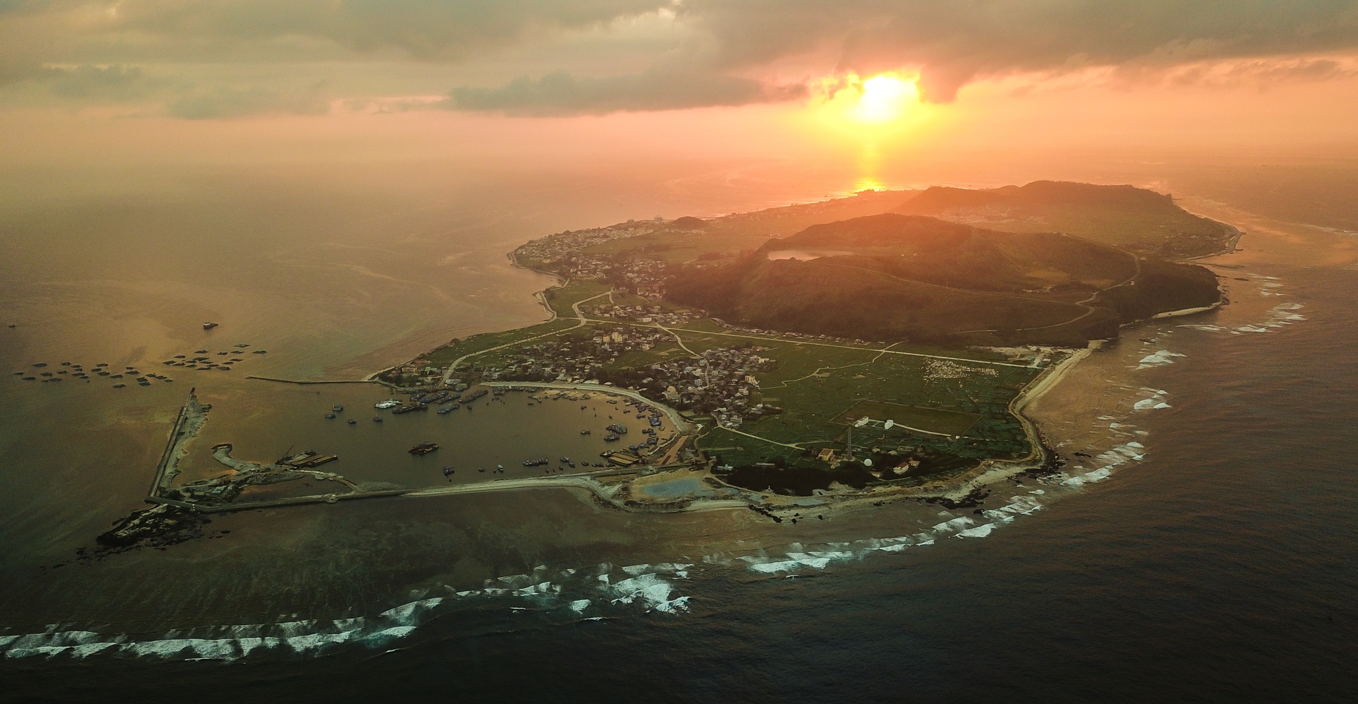 Mo rong cong vien dia chat Ly Son - Sa Huynh len 4.600 km2 hinh anh