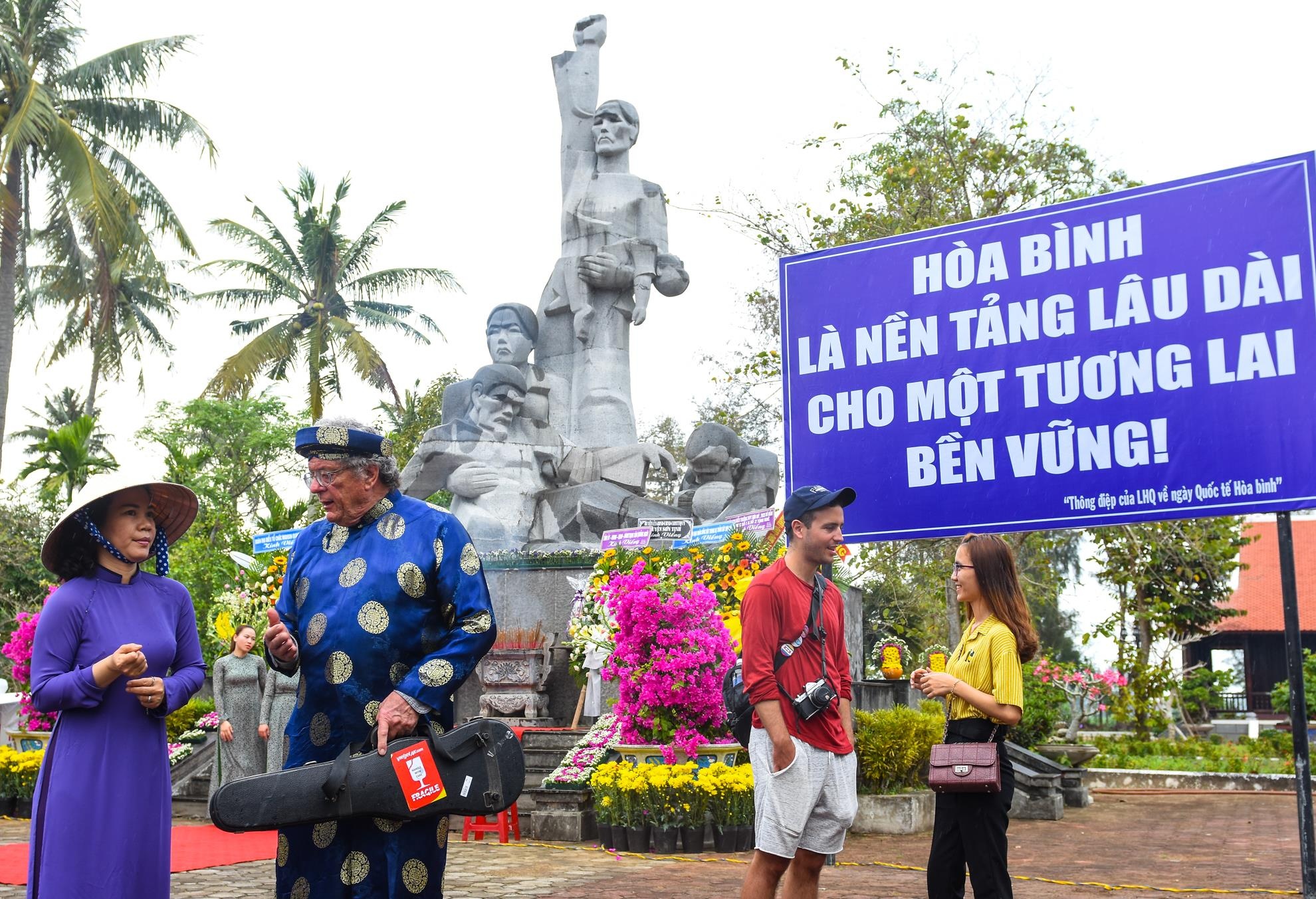 Tuong niem tham sat My Lai anh 6