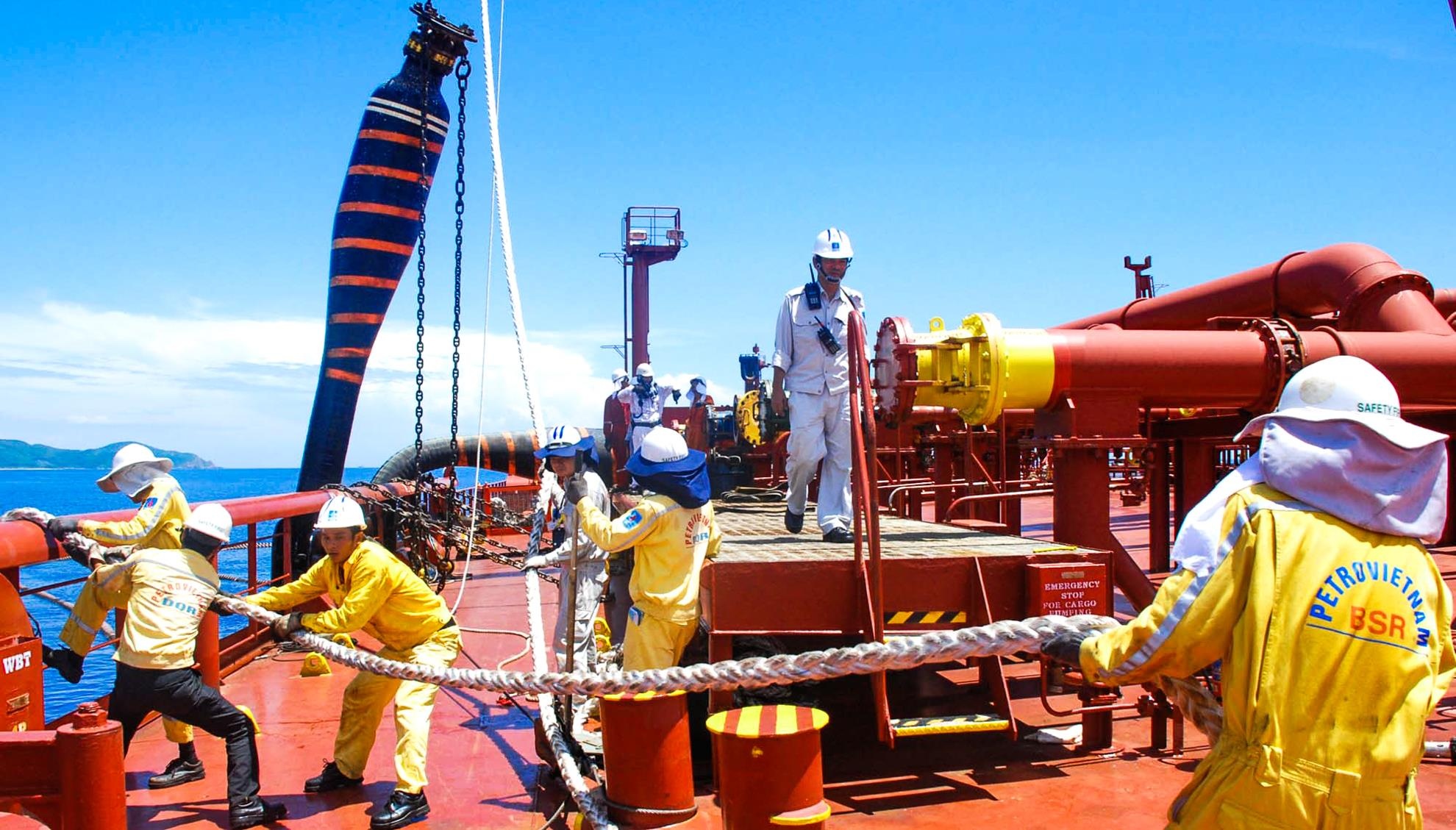 Loc dau Dung Quat lo thua lo vi thue suat nhap khau dau tho hinh anh