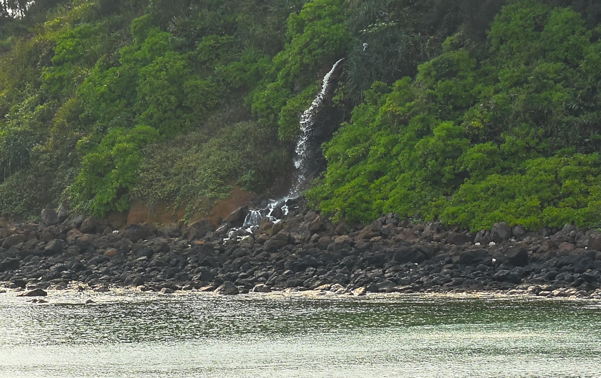 Xả thải ven biển Dung Quất ảnh 2 Xa thai ven bien Dung Quat anh 2