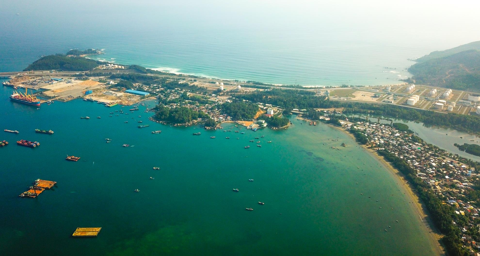 Dau tu cang container Dung Quat anh 2