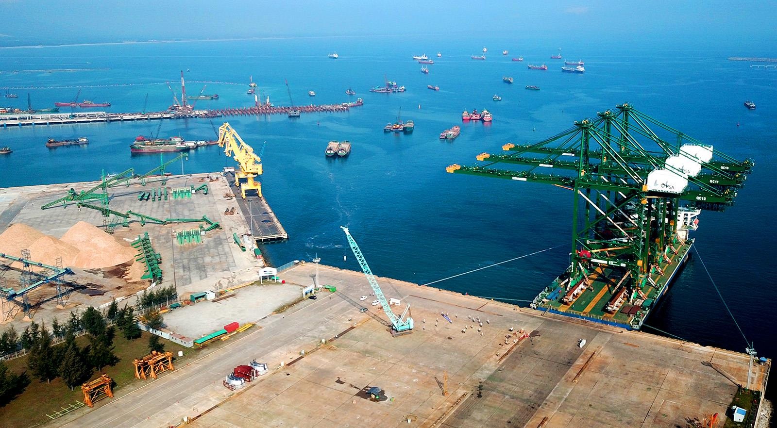 Nao vet 27 trieu m3 bun, cat de tao luong lach o Dung Quat hinh anh