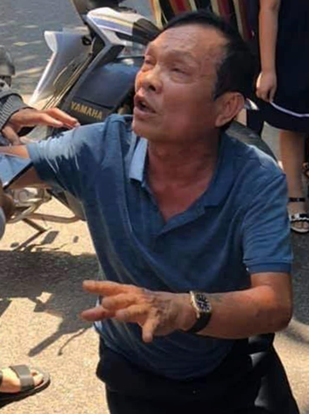 Xe Lexus lao vào đám tang ảnh 3 Xe Lexus lao vao dam tang anh 3