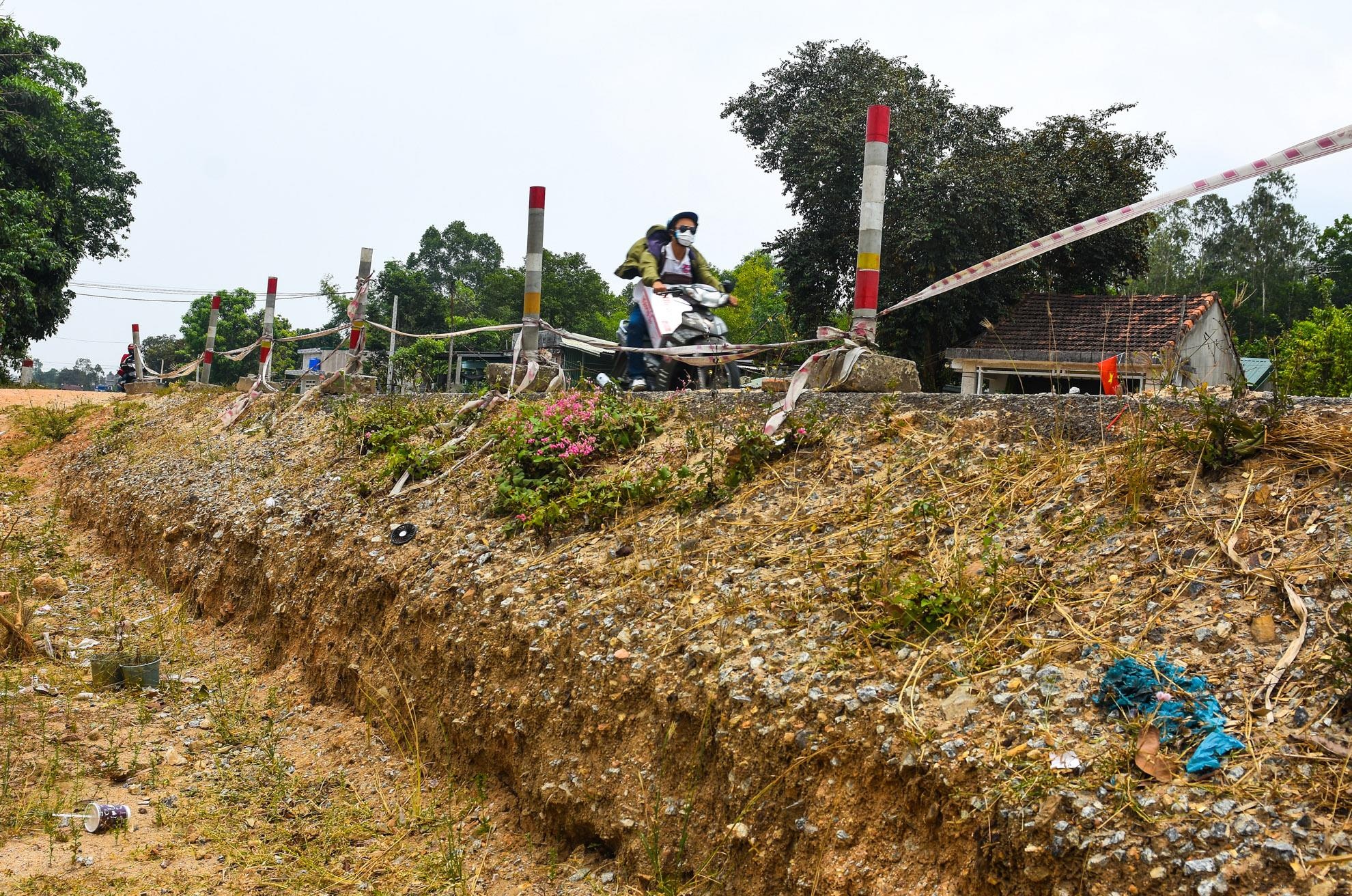 8 lan gia han mo rong quoc lo anh 10