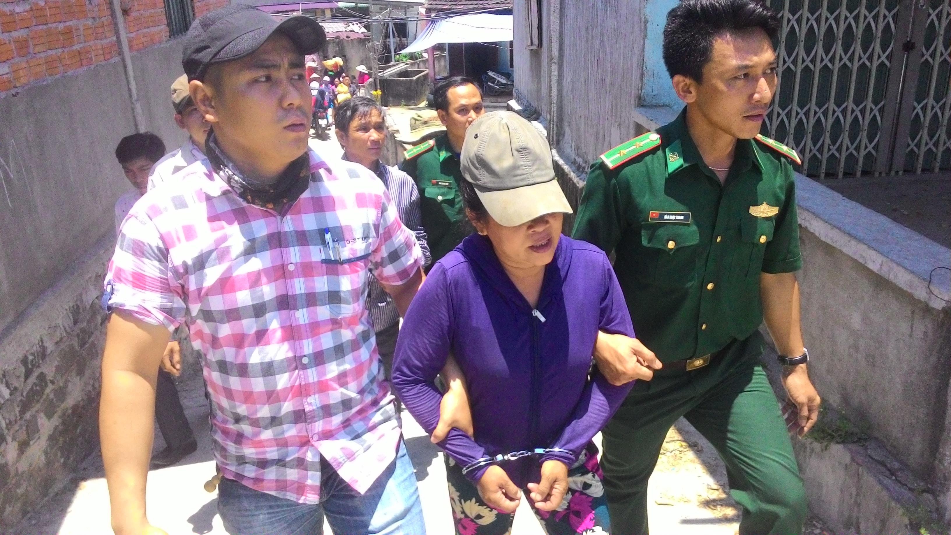 Phat hien hang nghin kip no trong nha dan hinh anh