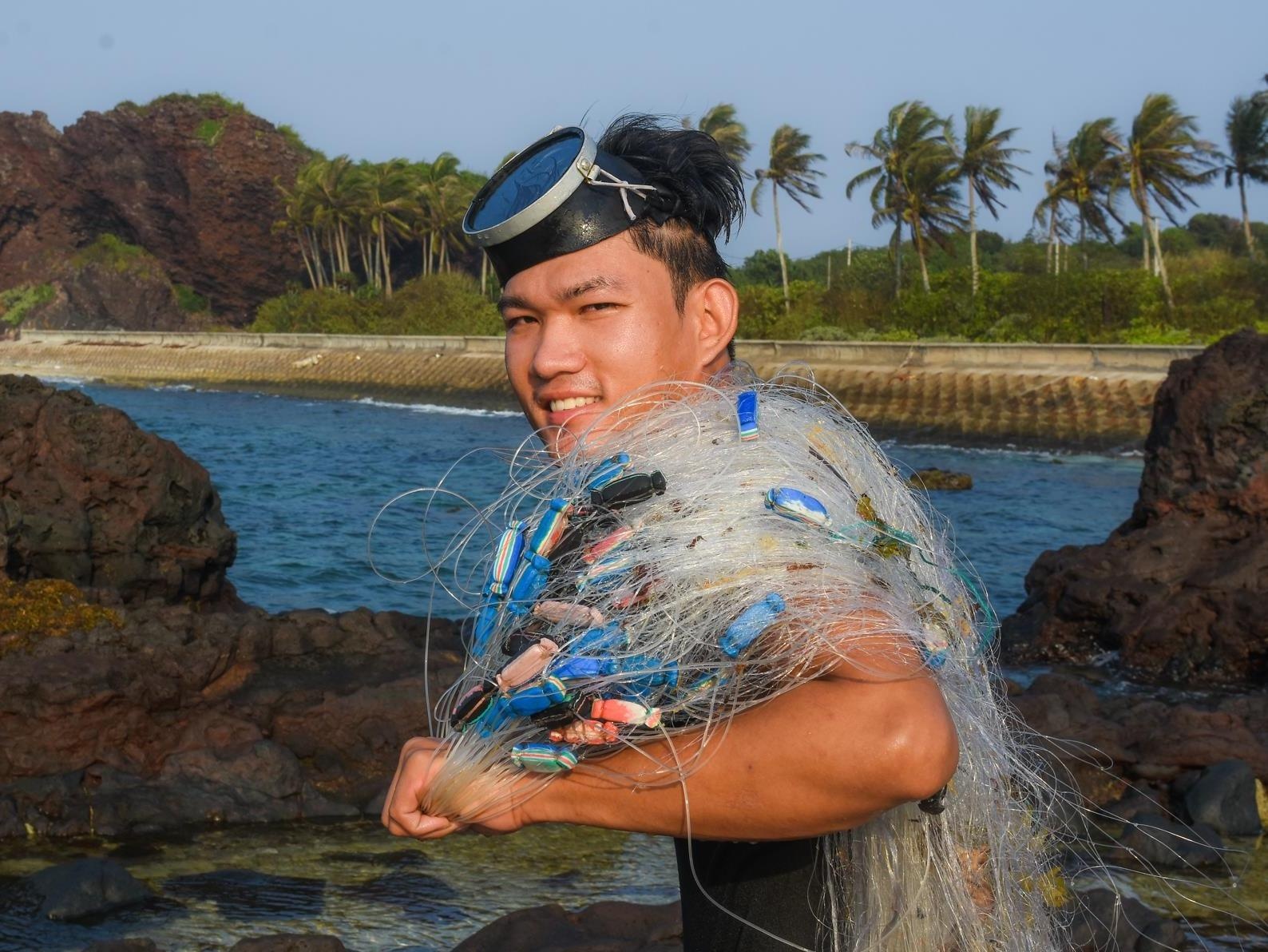 Ong chu 9X lam du lich bui me hoac gioi tre o dao Be Ly Son hinh anh