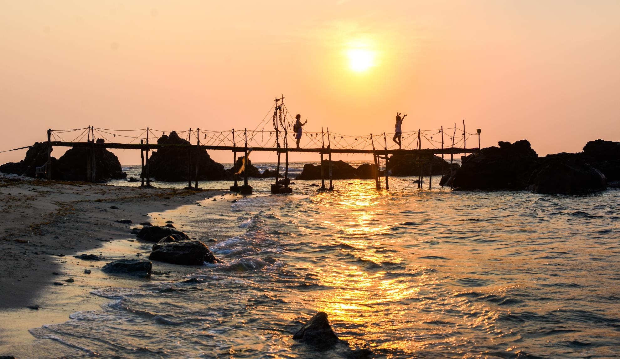 Chang trai tre me du lich anh 9