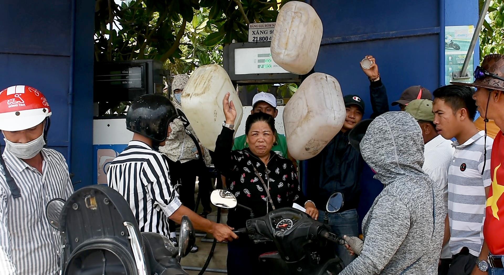 Cho xang ra dao Ly Son anh 2