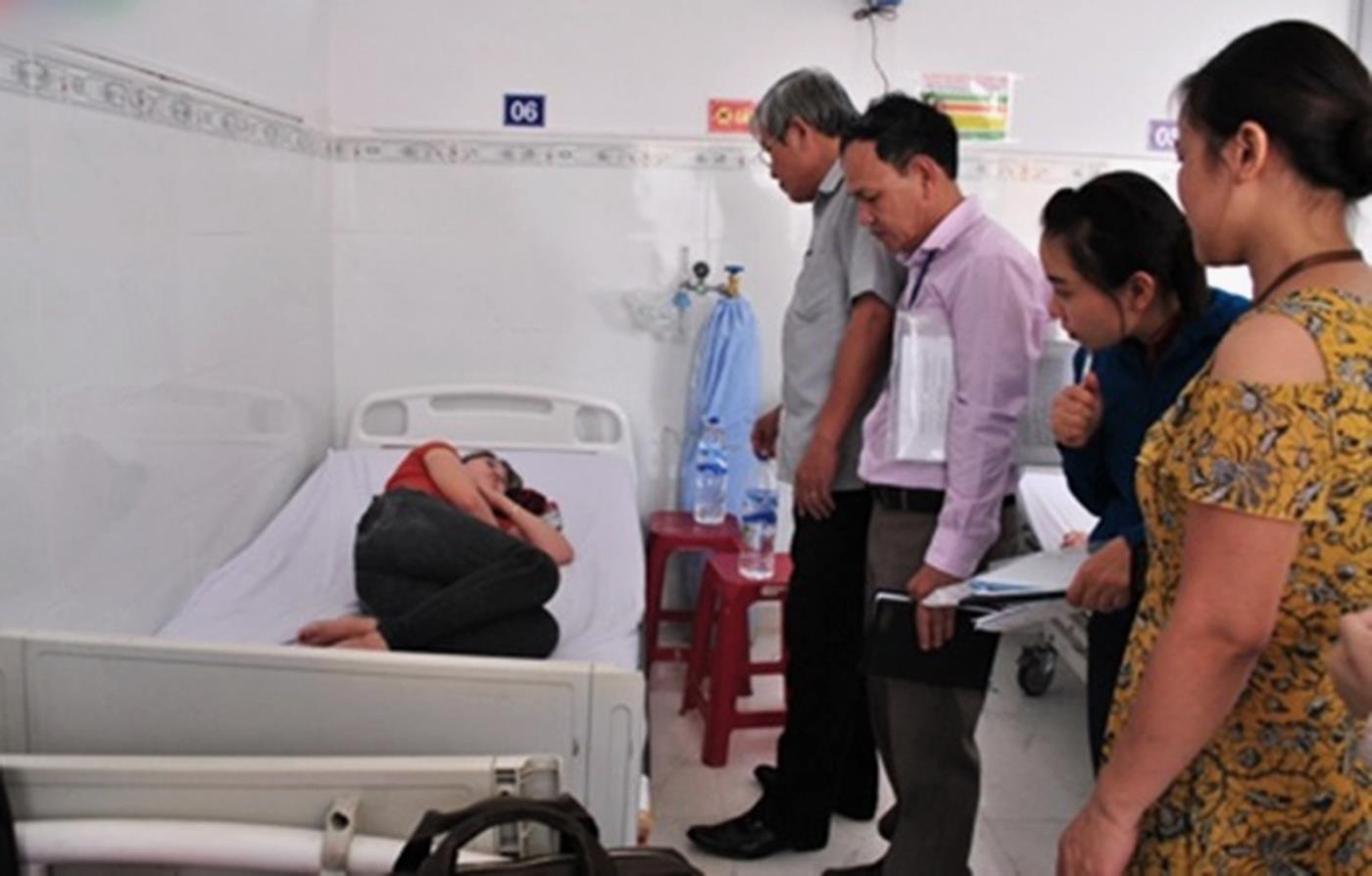 32 cong nhan ngo doc, chu co so cung cap thuc an bi phat 90 trieu hinh anh