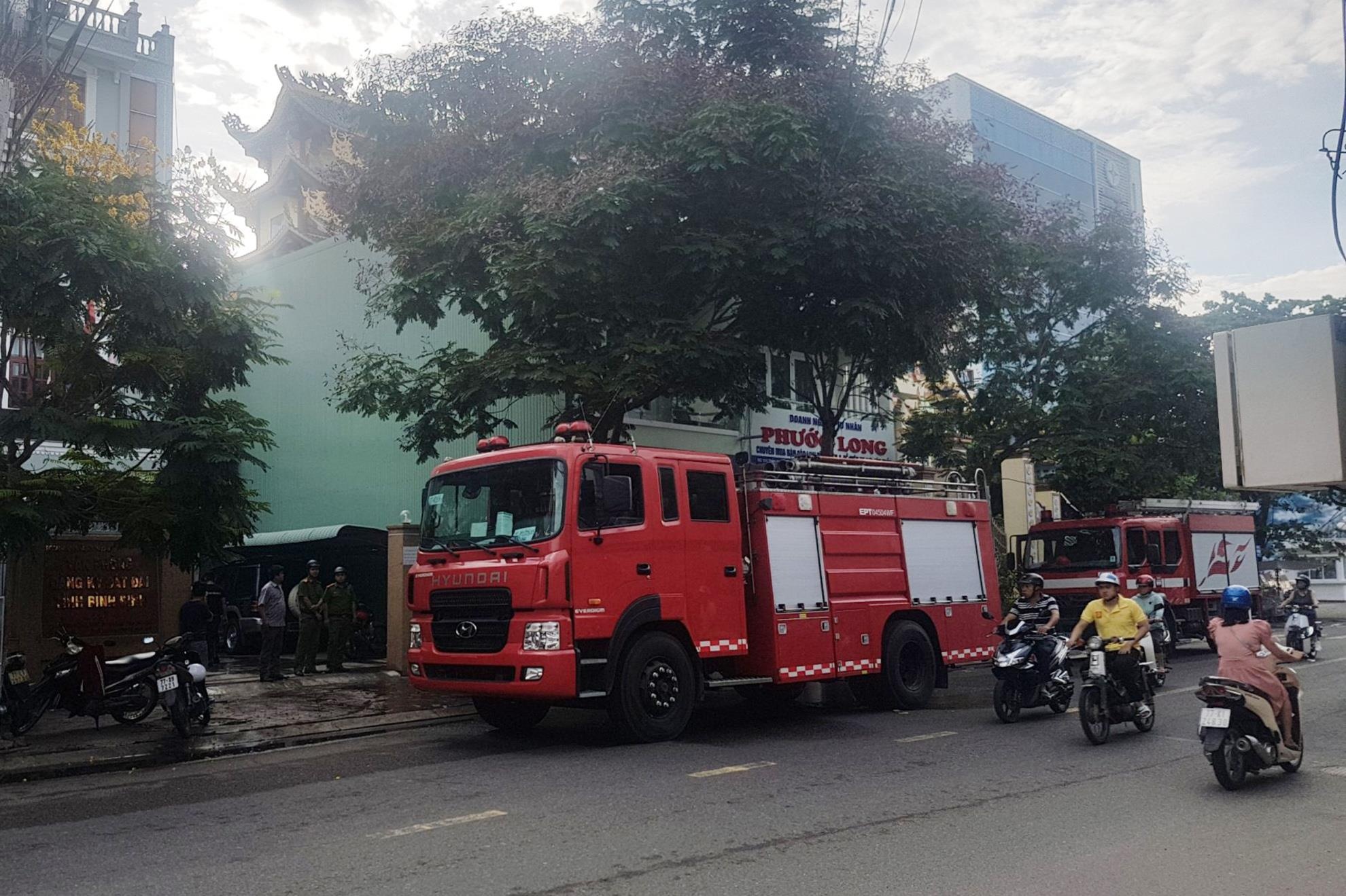 Chay o van phong dang ky dat dai Binh Dinh hinh anh