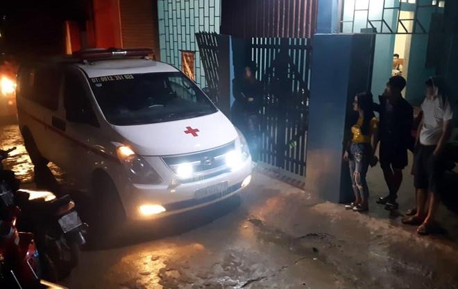 Hai vo chong chet bat thuong trong can nha khoa chat cua hinh anh