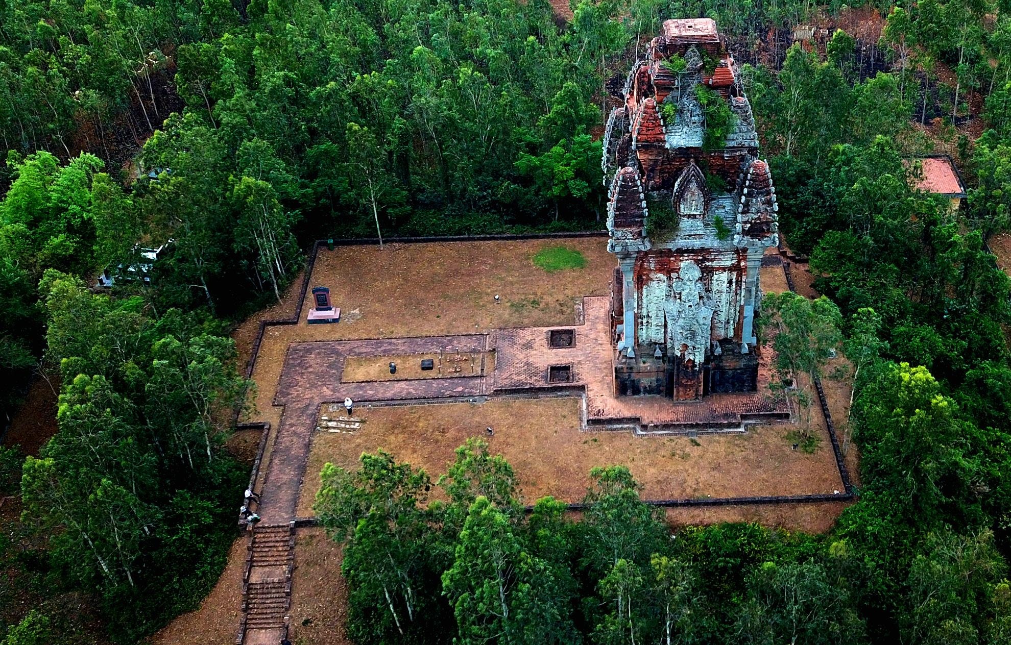 Thap co nghin nam Binh Dinh anh 4