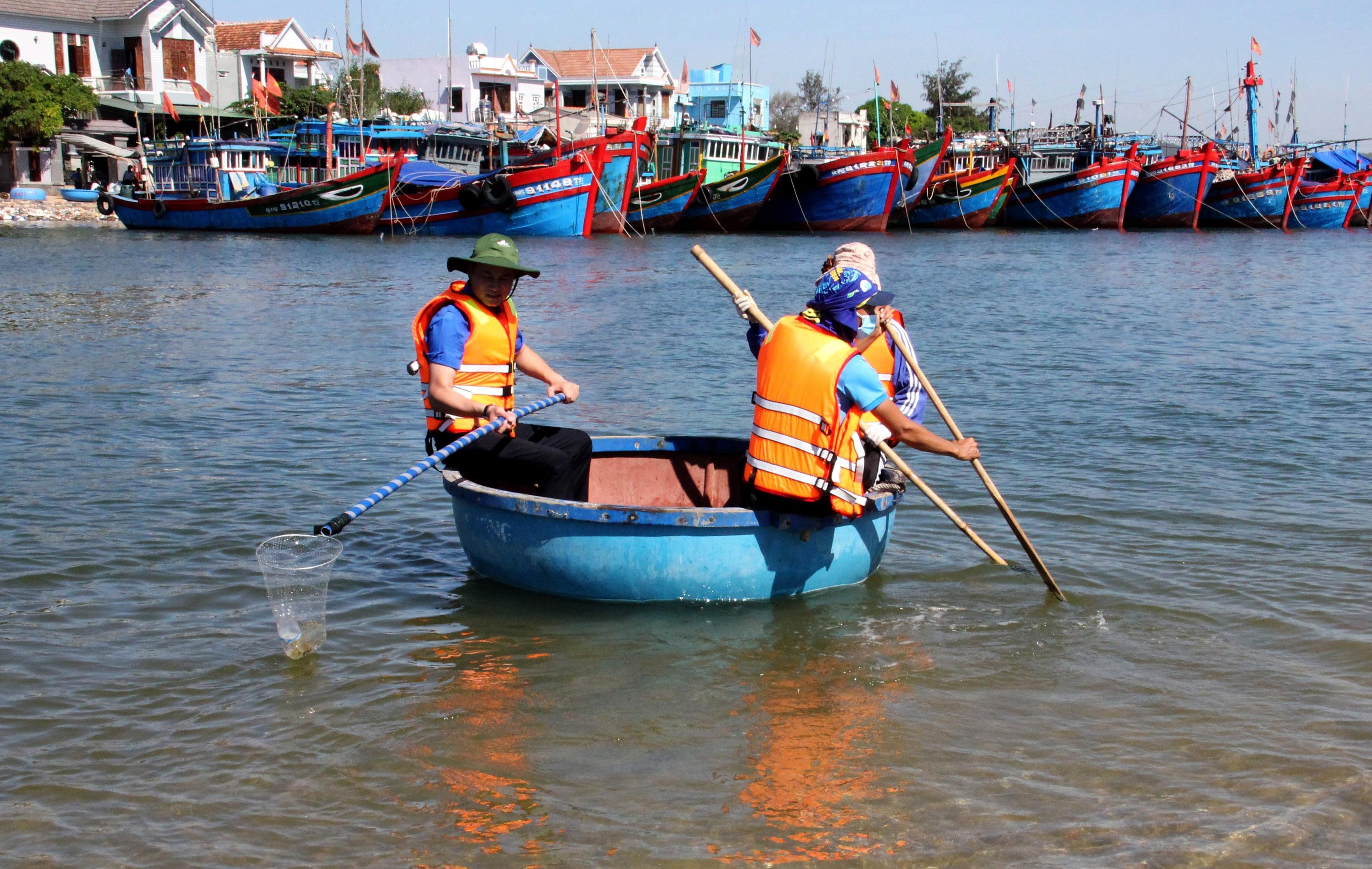 Xu ly rac sach bo bien anh 8