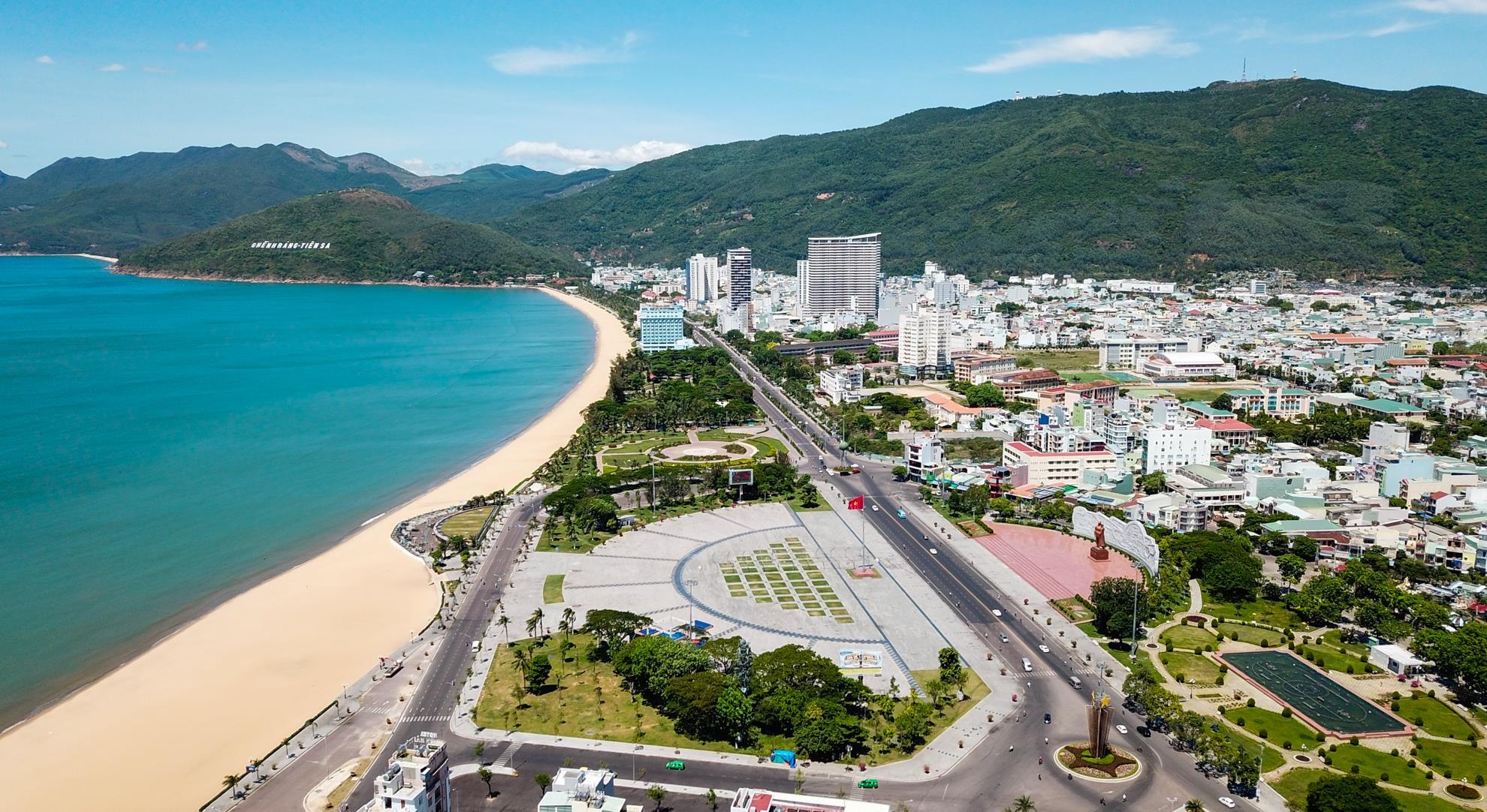 Doi khach san chiem bo bien Quy Nhon anh 10