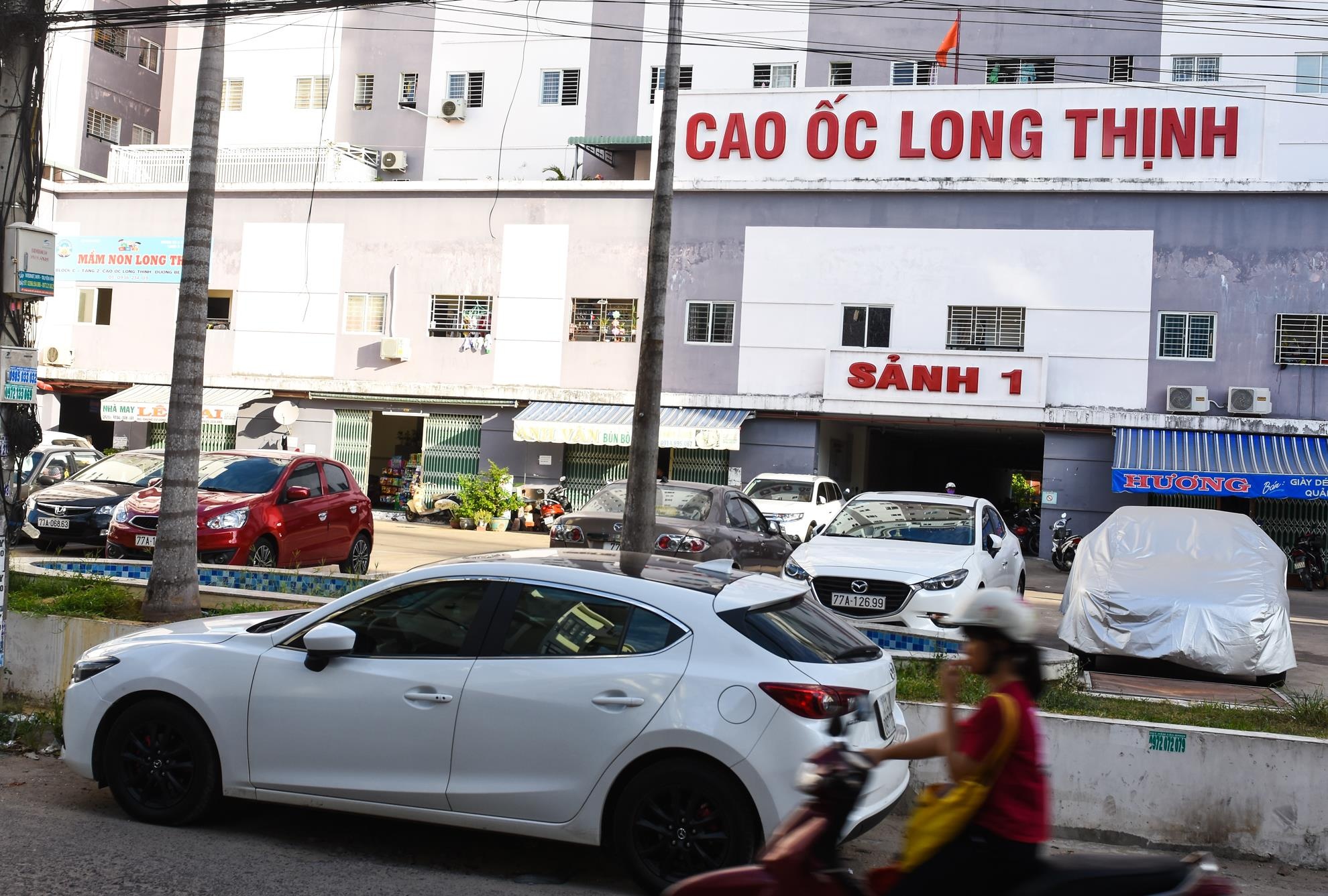 Oto day dac chung cu anh 2