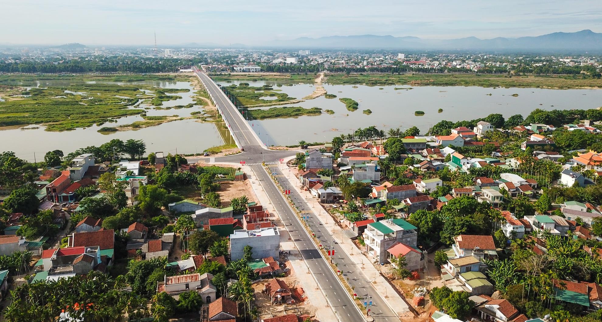 Khanh thanh cau Thach Bich Quang Ngai anh 3