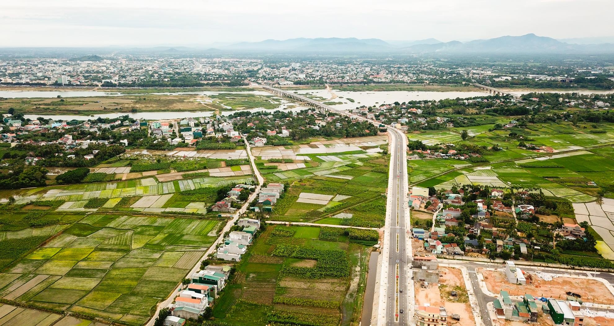 Khanh thanh cau Thach Bich Quang Ngai anh 8