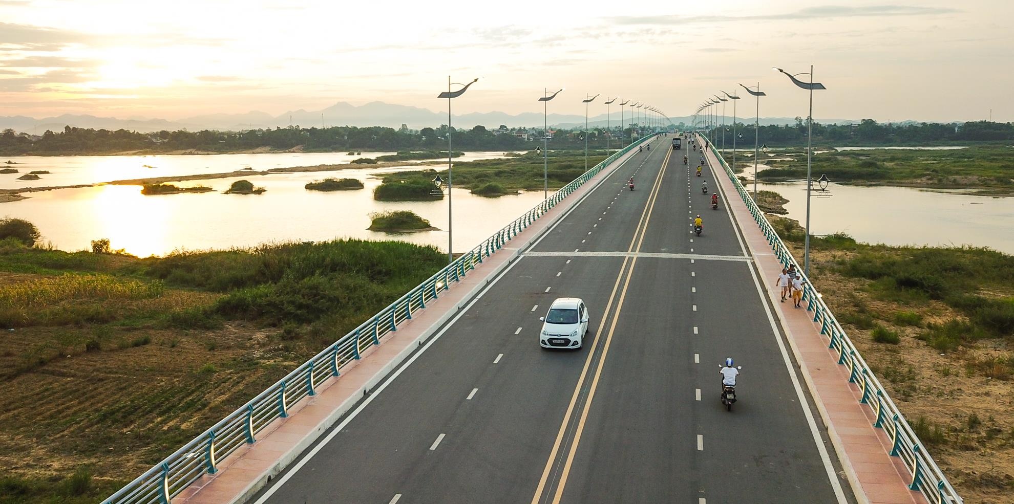 Khanh thanh cau Thach Bich Quang Ngai anh 9