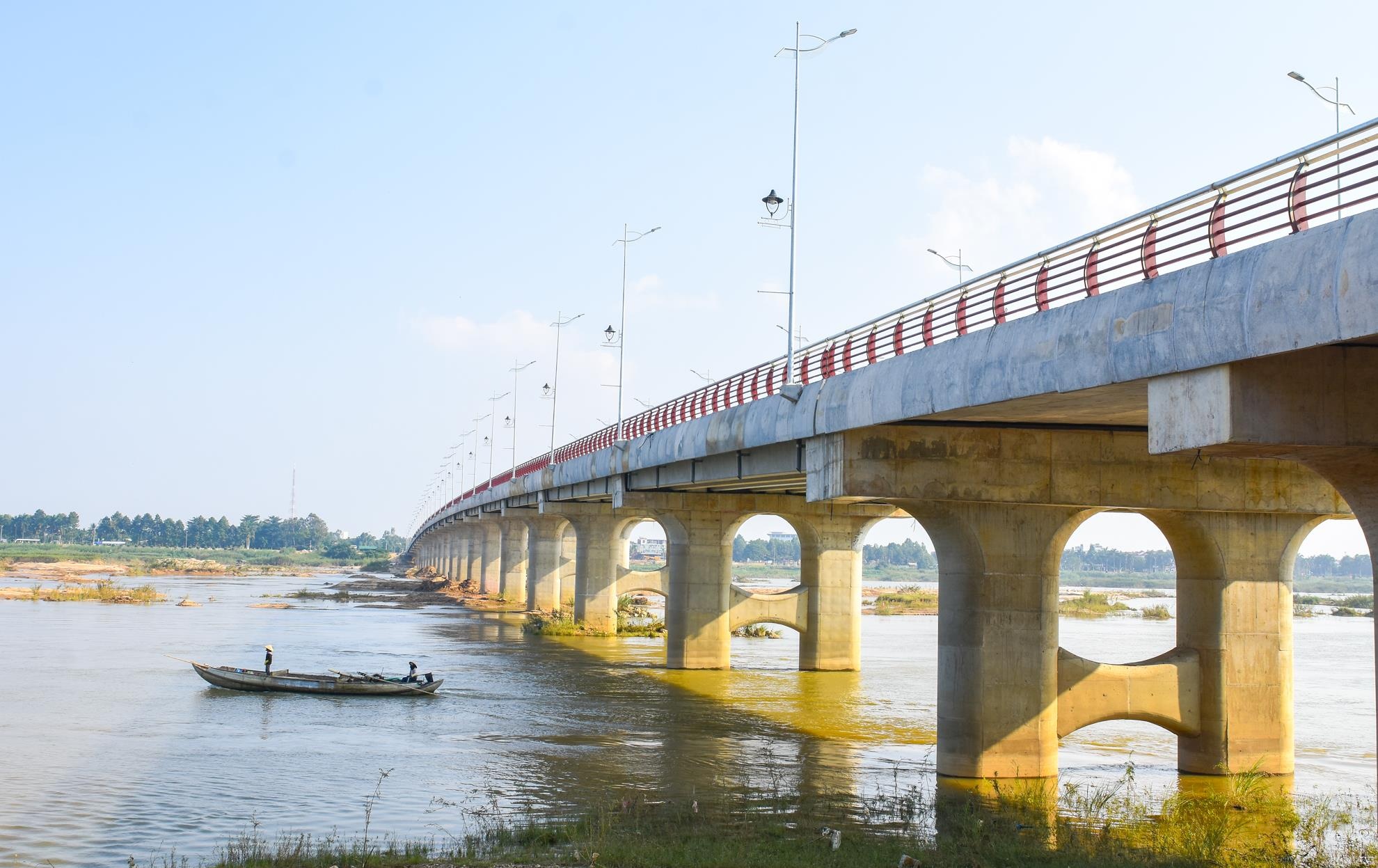 Khanh thanh cau Thach Bich Quang Ngai anh 6