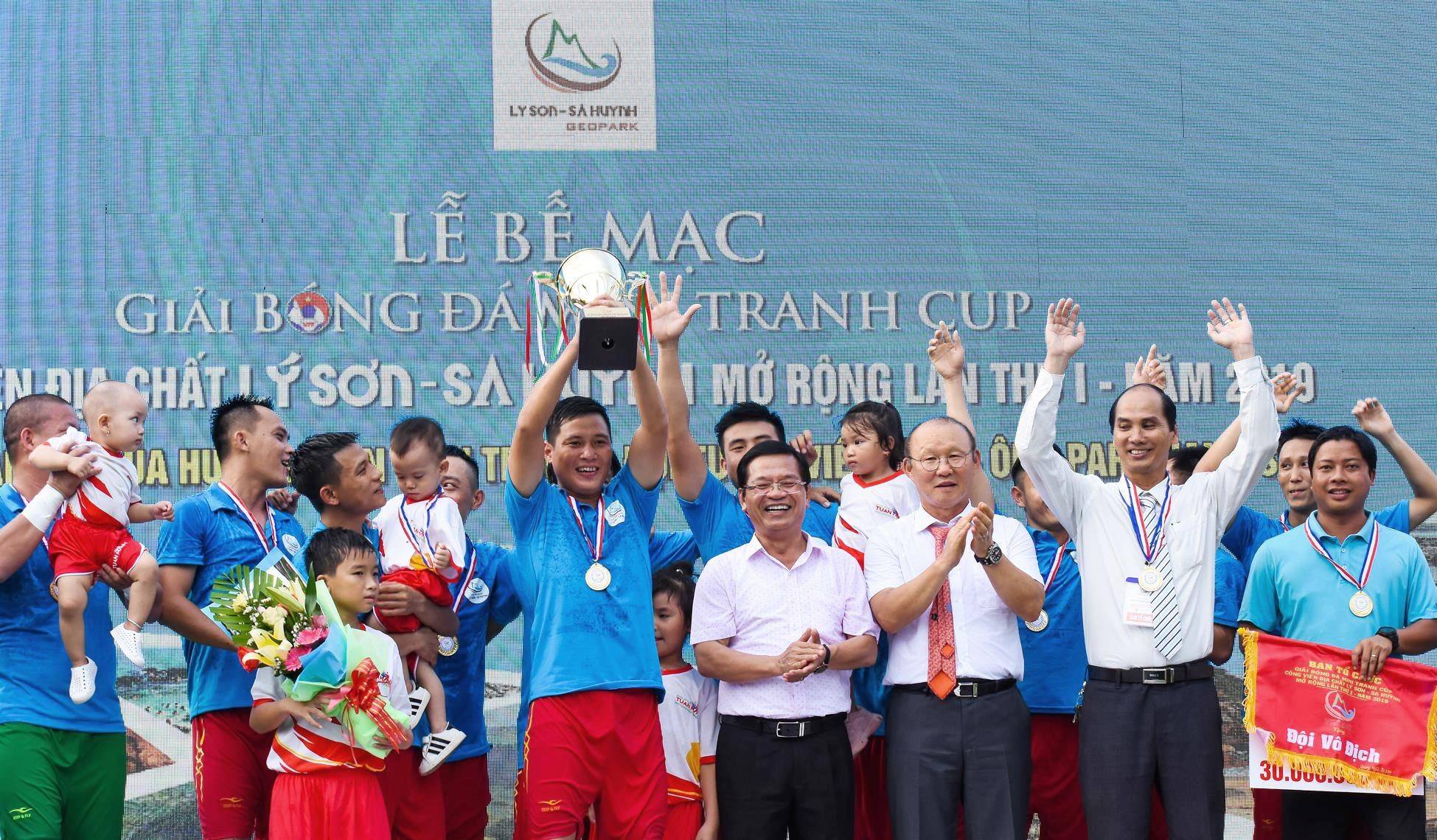 Giao luu voi ong Park Hang Seo anh 6