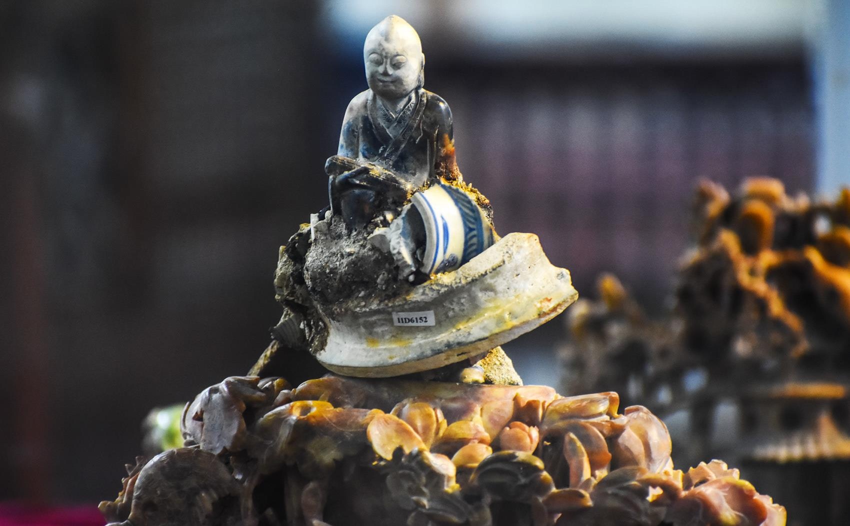 Kho co vat trong 9 con tau dam hinh anh