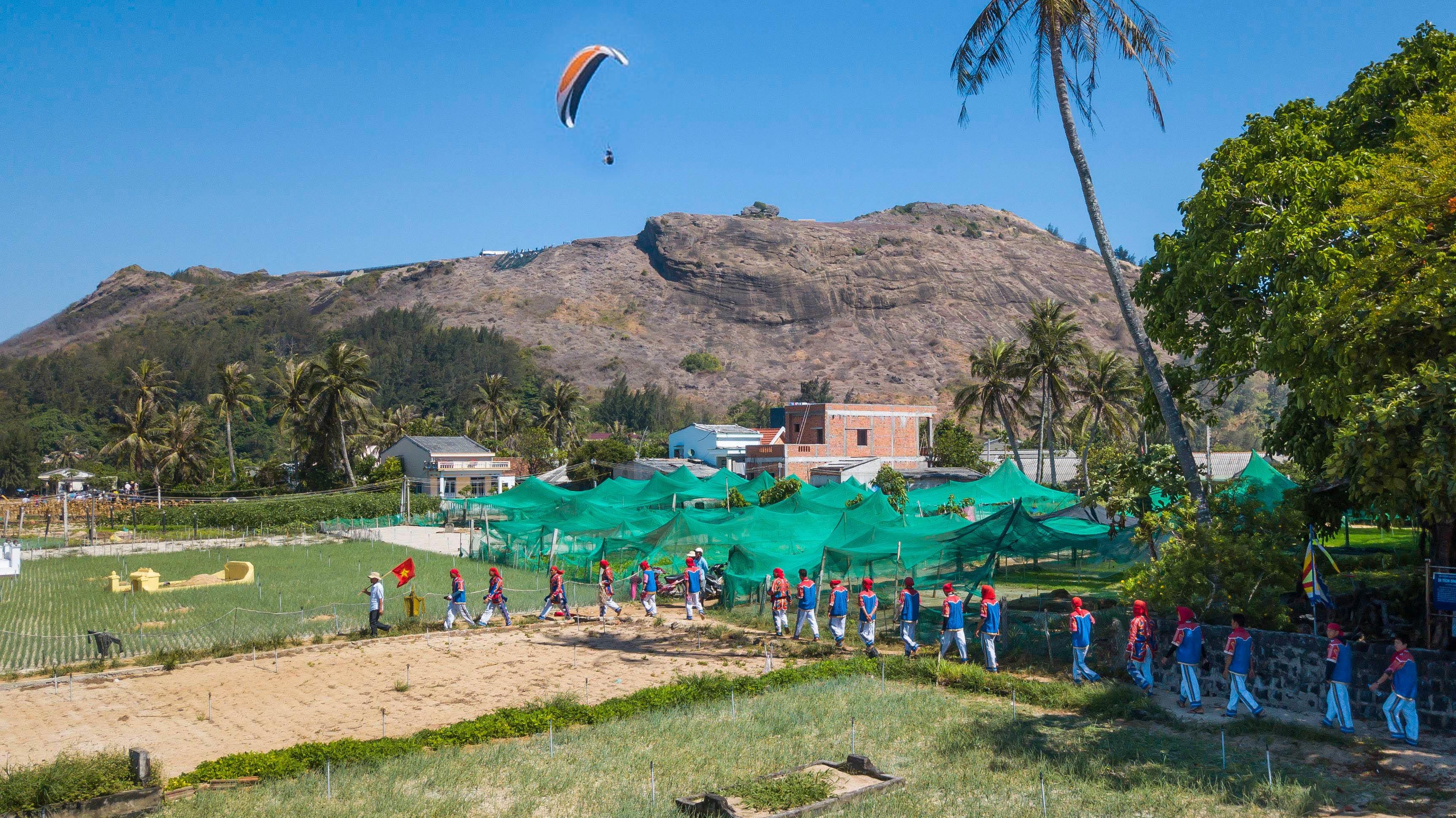 Du luon quoc te Ly Son anh 5