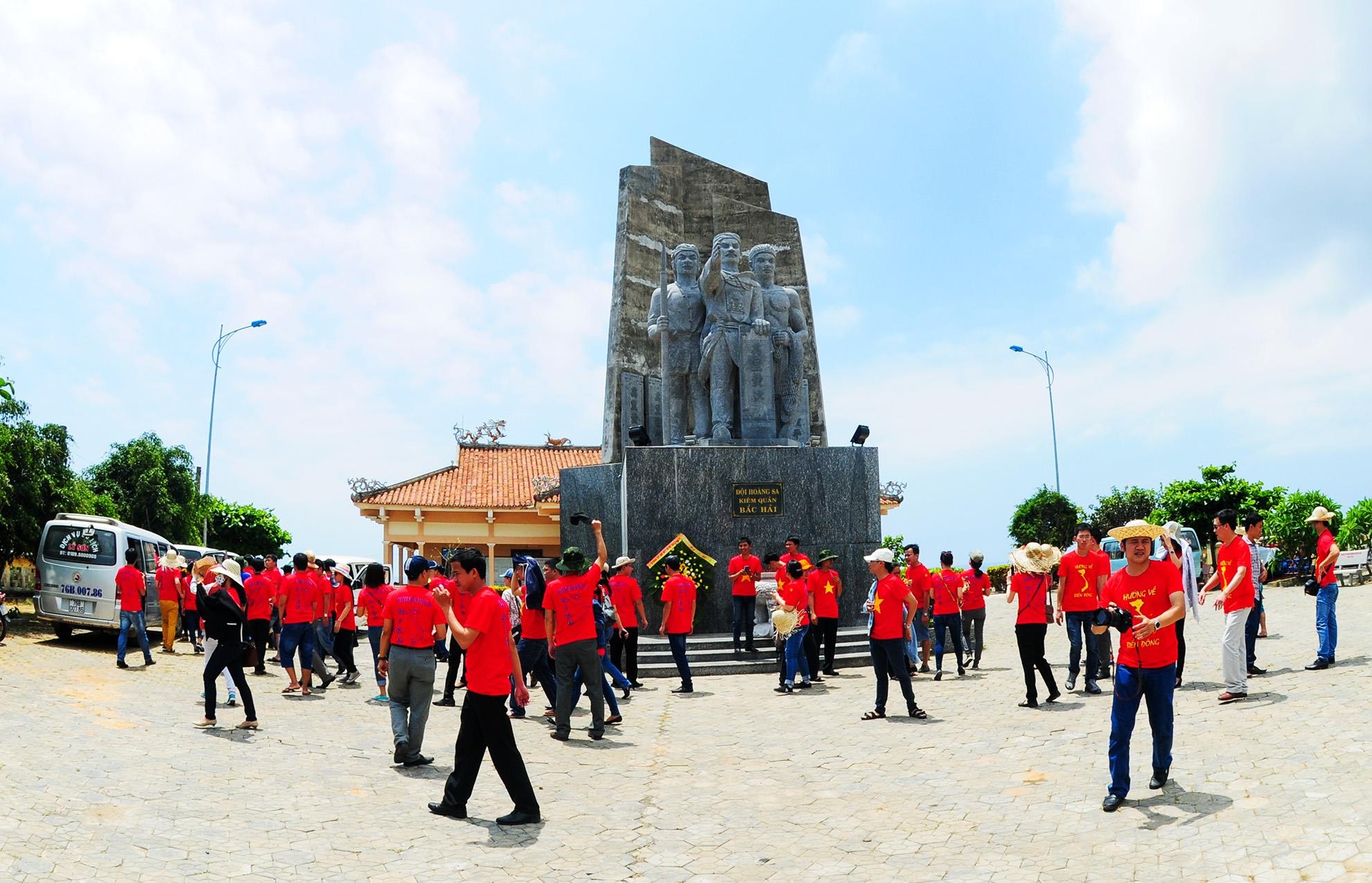 Thu phí tham quan Lý Sơn ảnh 2 Thu phi tham quan Ly Son anh 2