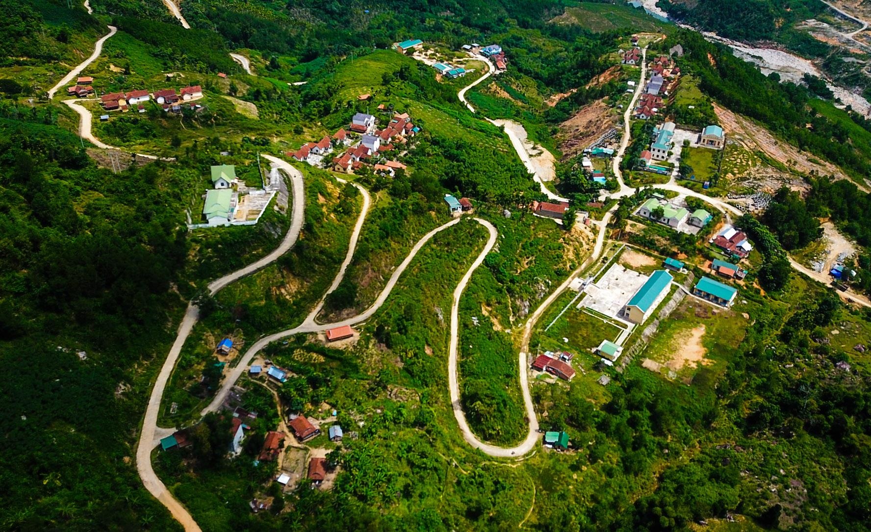 Hang loat can bo bi ky luat vi sai pham o du an thuy dien Dakdrinh hinh anh