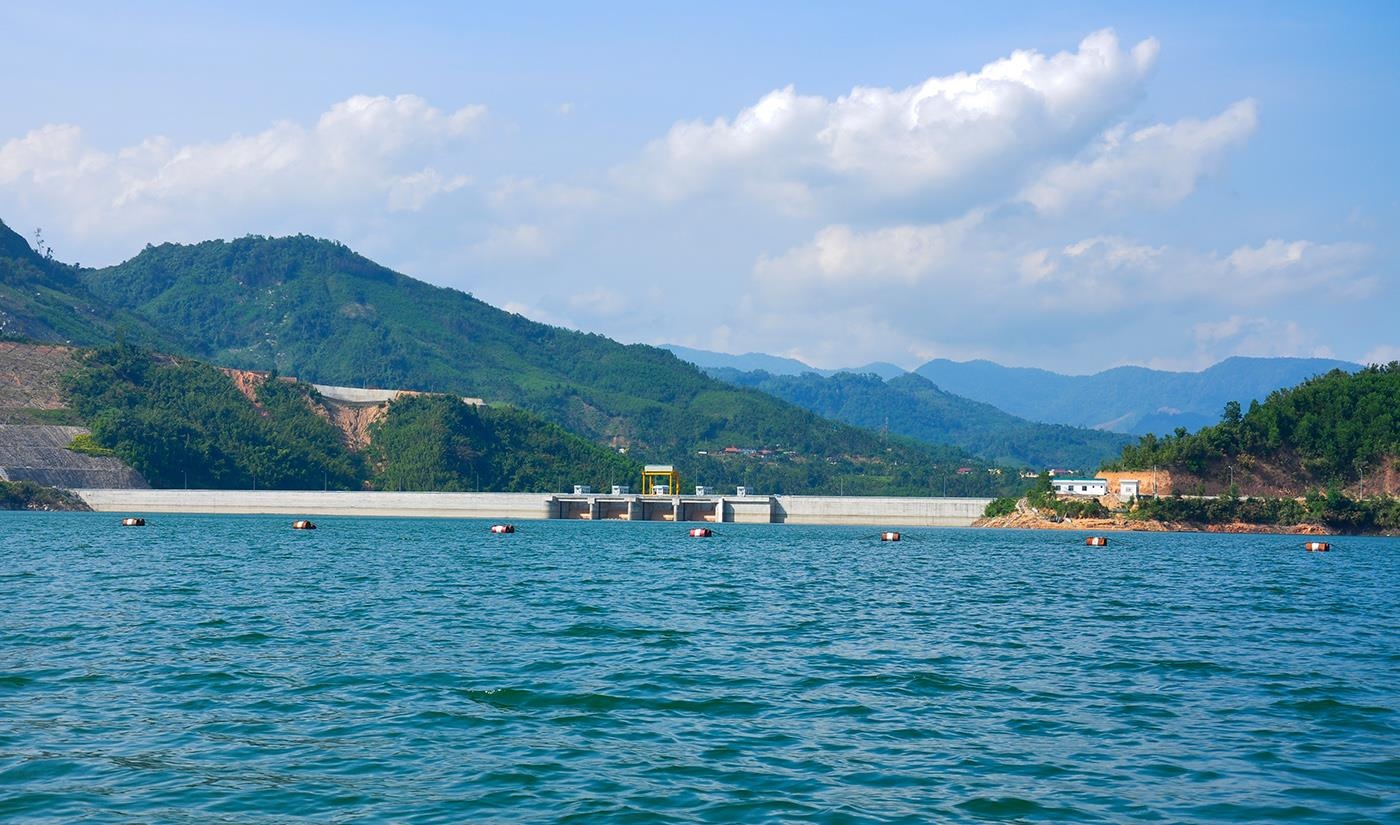 Ky luat hang loat can bo anh 1