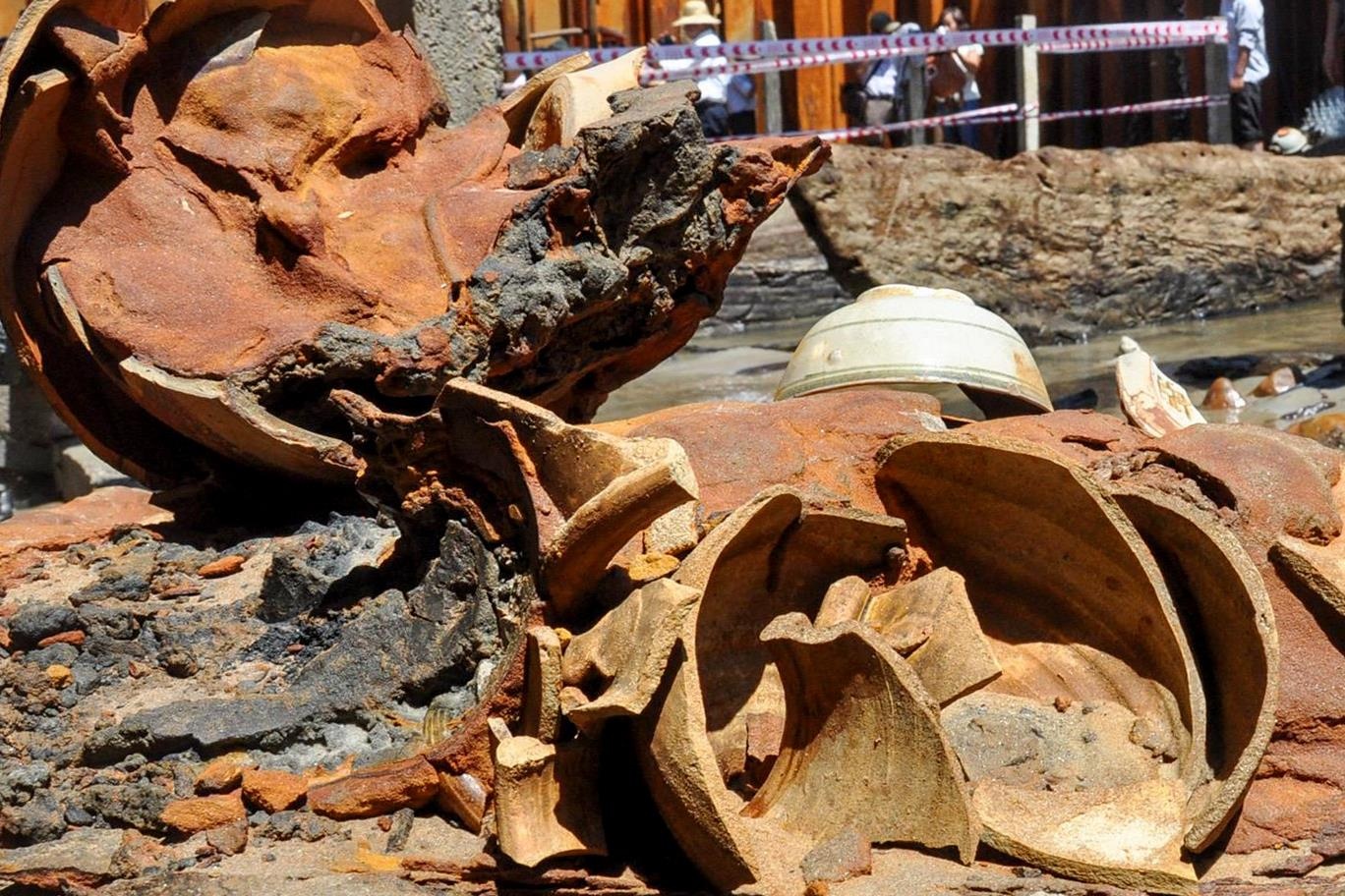 Chi hon 48 ty khai quat tau co, vi sao thu ve toan manh vo? hinh anh