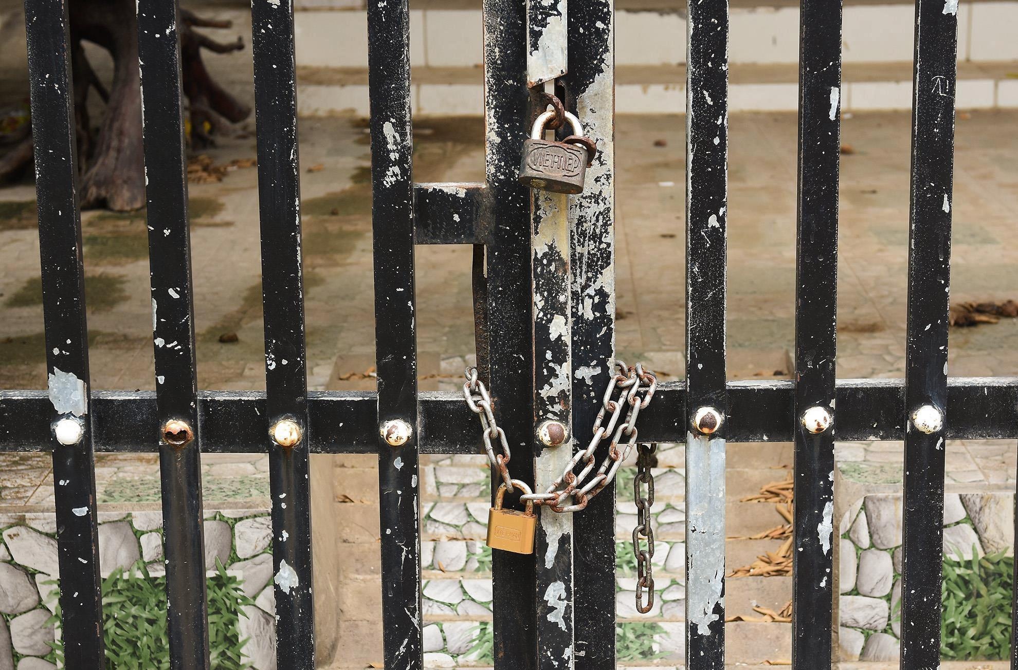 Lang chai ty phu no nan anh 16