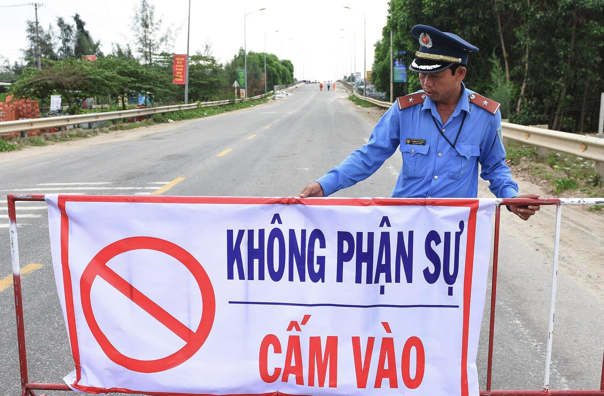 tau cho 30.000 lit dau boc chay anh 5