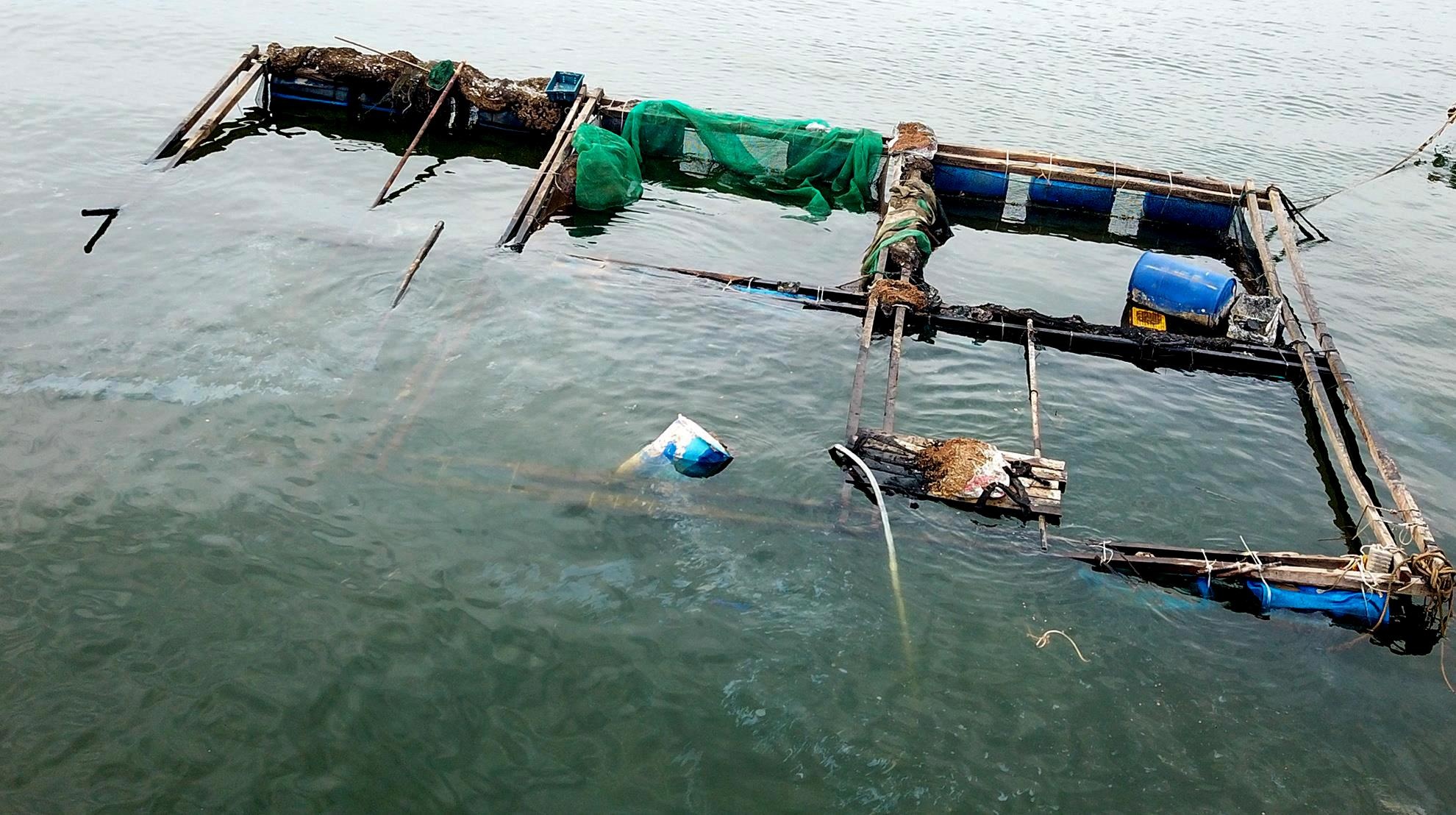 tau cho 30.000 lit dau boc chay anh 8