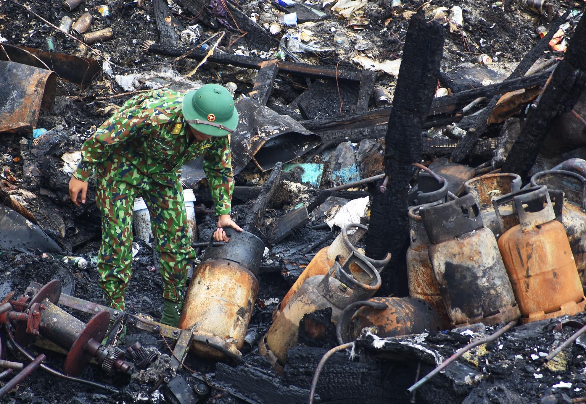 tau cho 30.000 lit dau boc chay anh 11